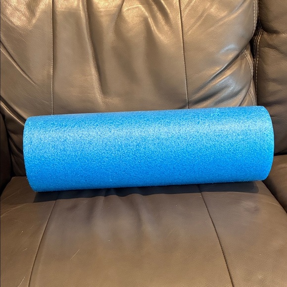 High Density Blue Foam Roller for rolling out those sore muscles - Picture 4 of 4